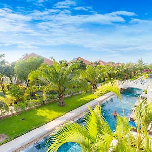 Double or Twin Room Pool View